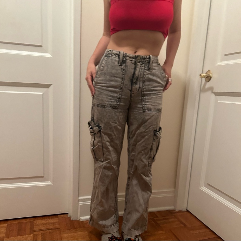 gray acid wash BDG cargo jeans size 25